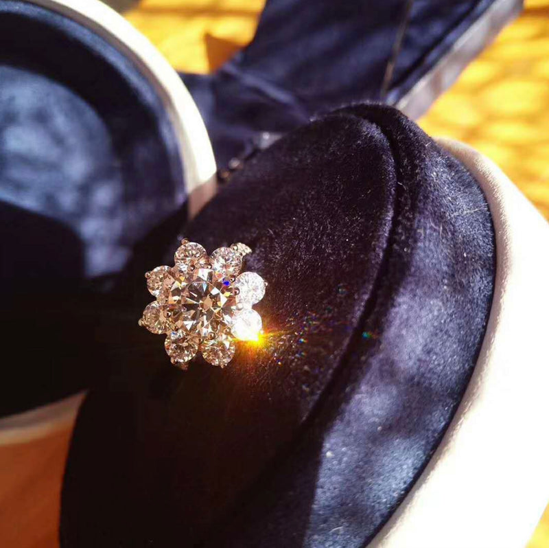 "Flower of Delight" 2 KARAT